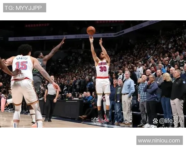 2015年西部决赛第二场勇士与火箭激战回顾精彩瞬间与战术分析 2015年西部决赛第二场勇士与火箭激战回顾精彩瞬间与战术分析