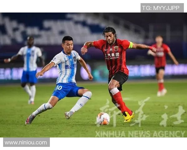 2000赛季中超经典对决大连实德与天津泰达的激烈碰撞与精彩瞬间回顾 2000赛季中超经典对决大连实德与天津泰达的激烈碰撞与精彩瞬间回顾