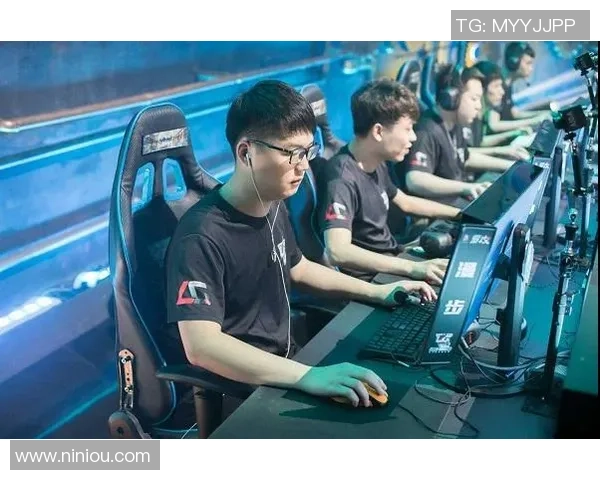 深入分析西安飞盘队快攻战术的优势与执行细节 深入分析西安飞盘队快攻战术的优势与执行细节